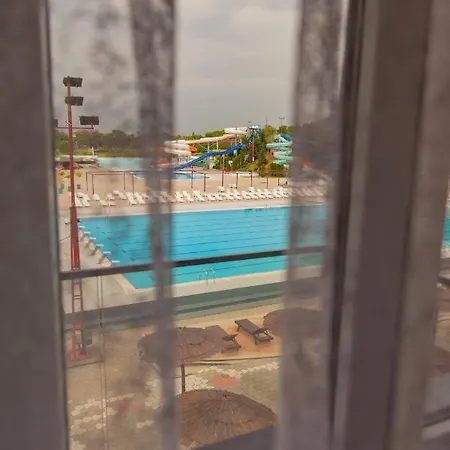 Aqua Lux Апартаменты Ягодина