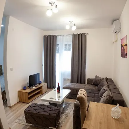 Aqua Lux Ягодина